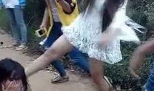 潮妈爆料被扒衣服视频大全,被扒衣服视频大全引发热议