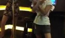 潮妈爆料被扒衣服视频大全,被扒衣服视频大全引发热议